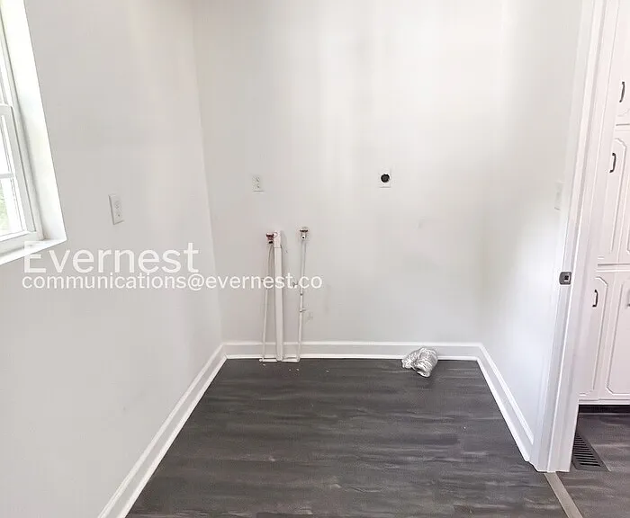 736 Hancock Rd — Photo 22