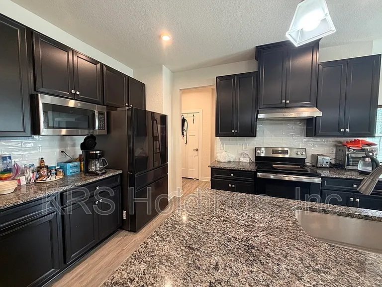1730 Watershed Ct — Photo 4