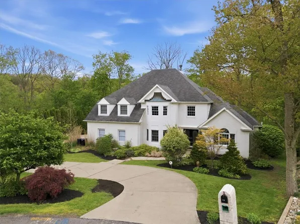113 Pinehaven Ct, Aliquippa, PA 15001