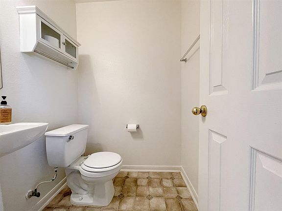 5th image of 15723 Crooked Arrow Dr