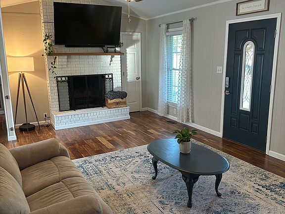5th image of 608 Forest Ln