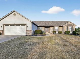 5902 Apple Meadow Dr, Sylvania, OH 43560