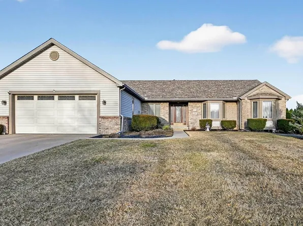 5902 Apple Meadow Dr, Sylvania, OH 43560