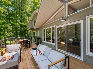 32 Oakwood Ln, South Frontenac, ON K0H1G0