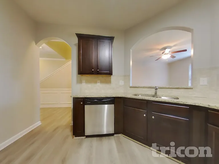 4459 Ravenwood Dr — Photo 5