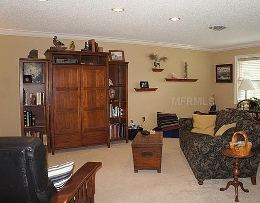 3rd image of 1851 Mackintosh Blvd