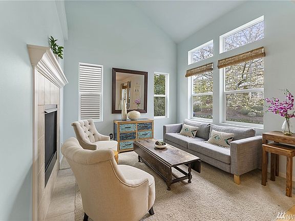 Bright/Light Living Room.