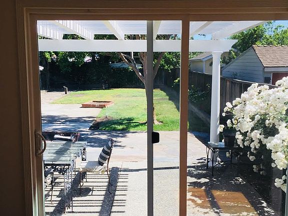 4th image of 2222 Fruitdale Ave