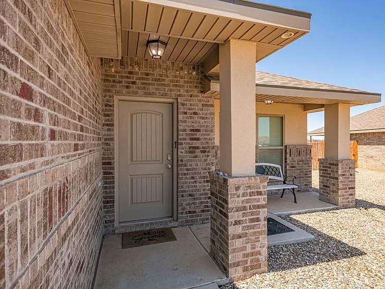 1603 Revolution Dr — Photo 2