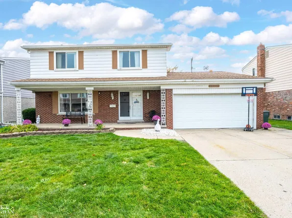 22807 Newberry St, Saint Clair Shores, MI 48080