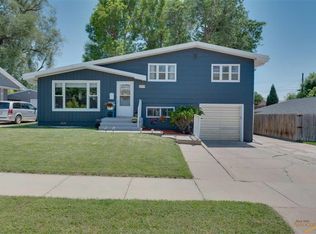 2919 Lanark Rd, Rapid City, SD 57702