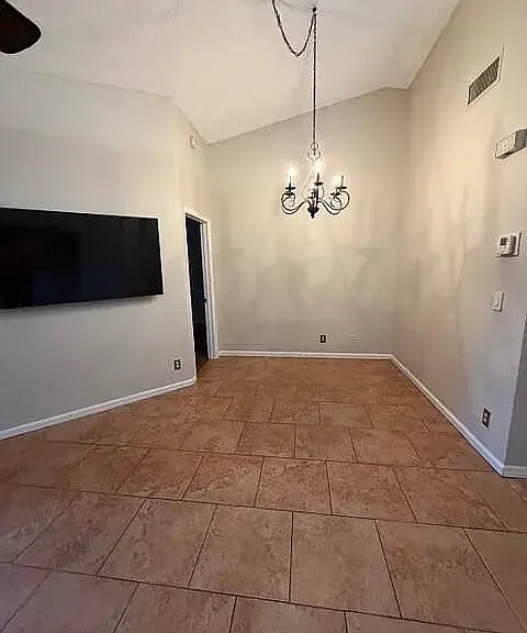 106 Freedom Ct — Photo 6