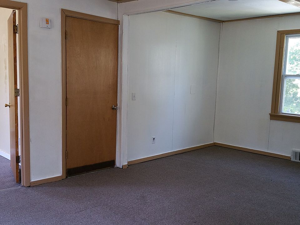 2nd image of 40-46 Magnolia St