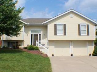 10844 N Kentucky Ct, Kansas City, MO 64157