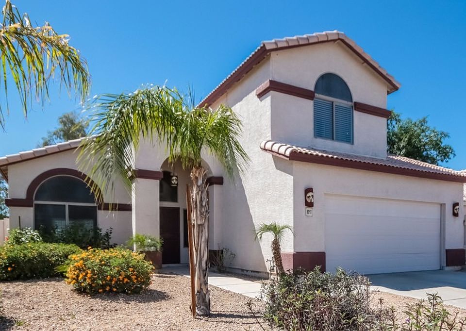1st image of 8147 W Laurel Ln