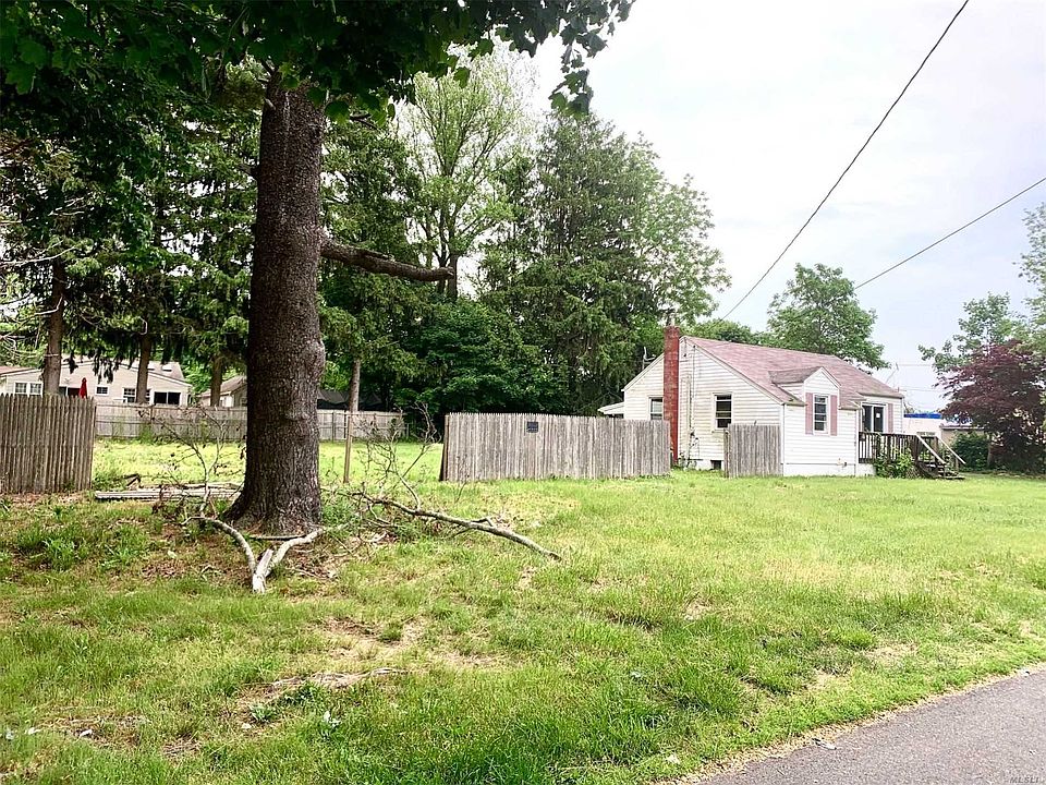 15 Elliot Ave Lake Grove, NY, 11755 Apartments for Rent Zillow