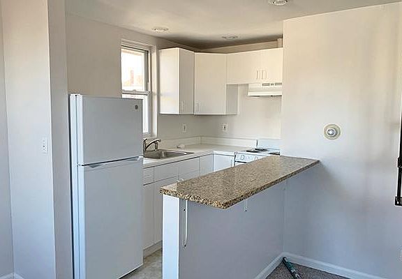 2nd image of 141 Canal St #6