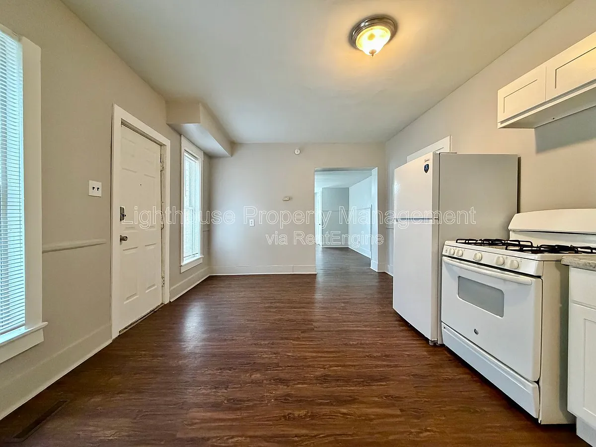 Building Photo - 1515 Hoyt St #1