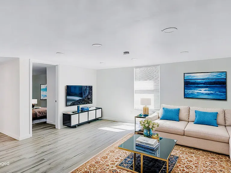 2735 Stuart Dr — Photo 19