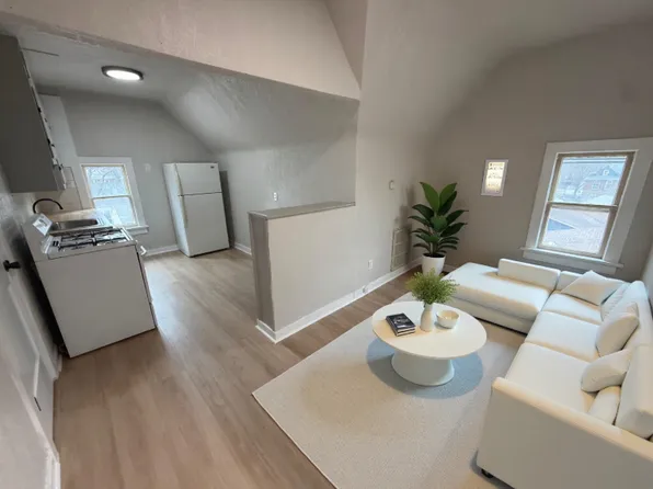 3900 11th St #3, Des Moines, IA 50313