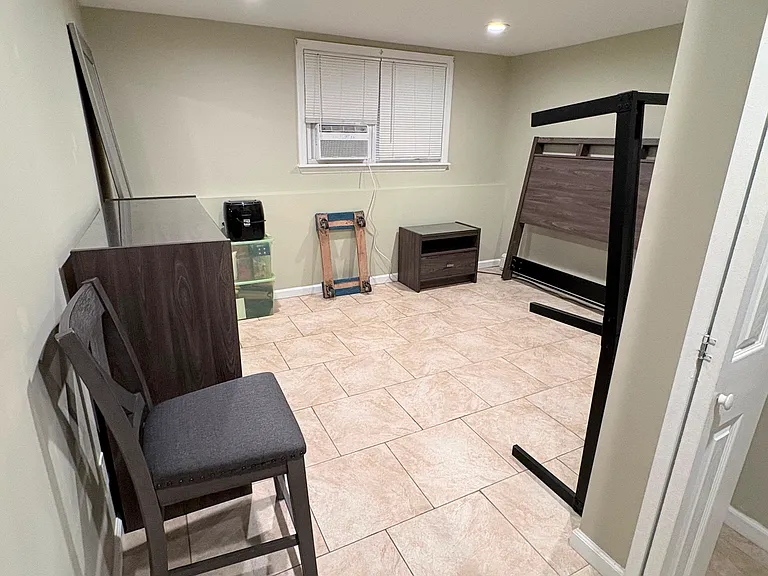 3658 Regent Ln — Photo 3