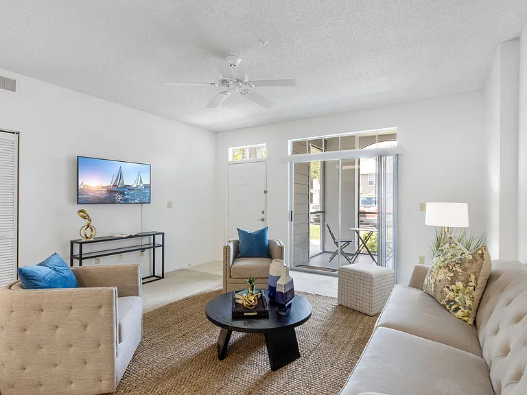 Woodmere Apartments Of Venice — Photo 14