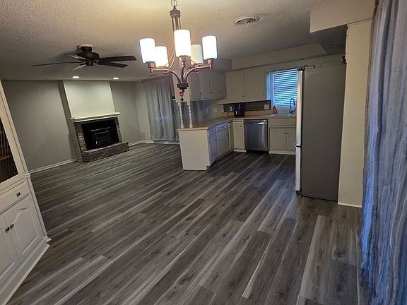 4th image of 13717 Ridgeview Ct