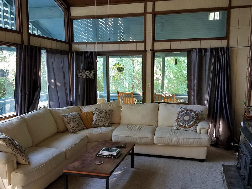 Living room with a huge comfy sectional