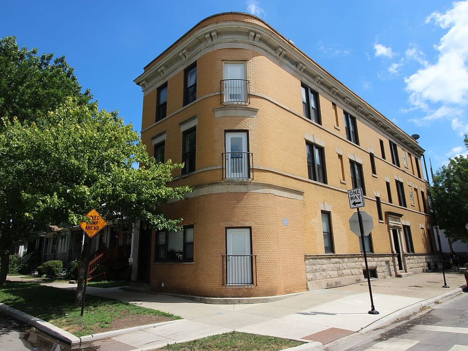 1st image of 4053 N Leavitt St #2159
