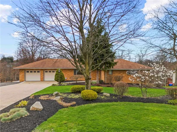 127 Woodside Dr, Washington, PA 15301