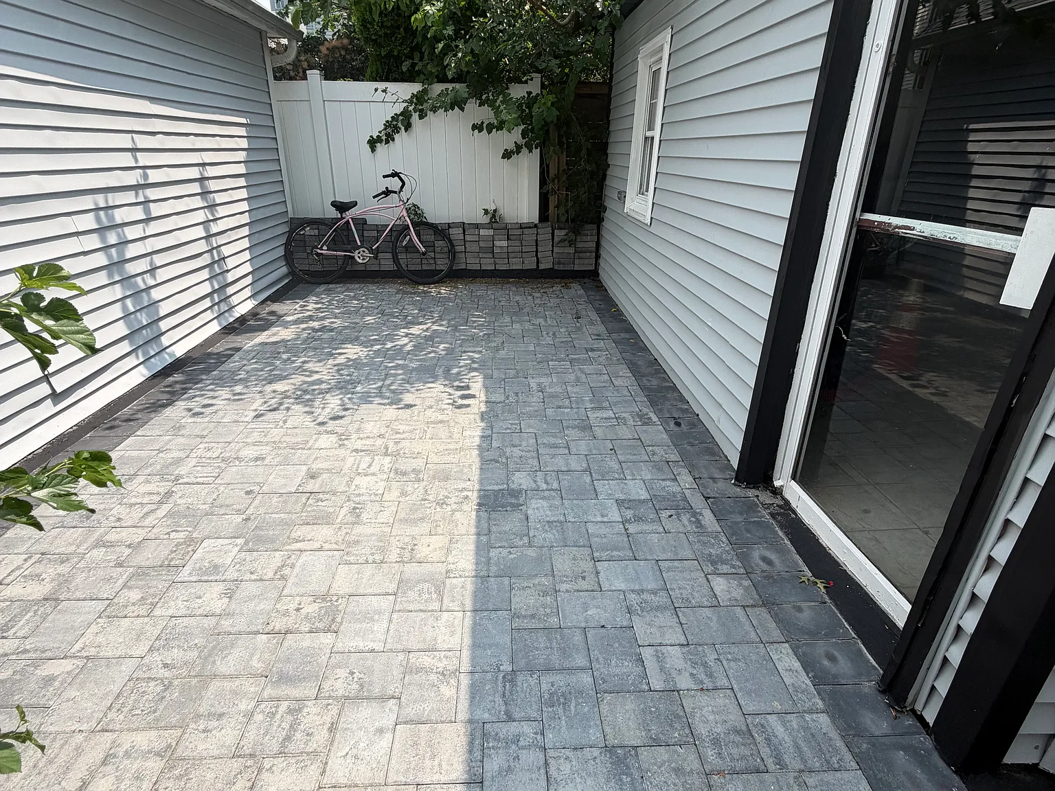 2 bed, 750 sqft, $2,000 — Photo 2