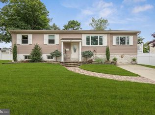 13 Ridgewood Rd, Gibbsboro, NJ 08026