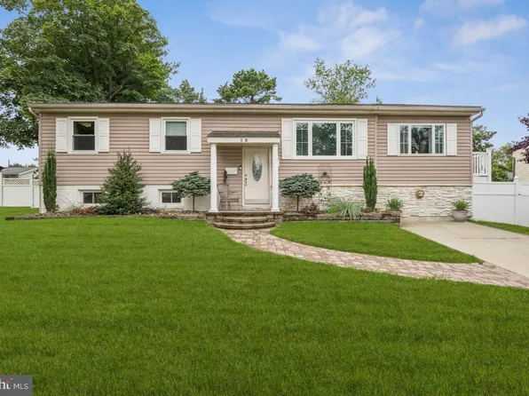 13 Ridgewood Rd, Gibbsboro, NJ 08026