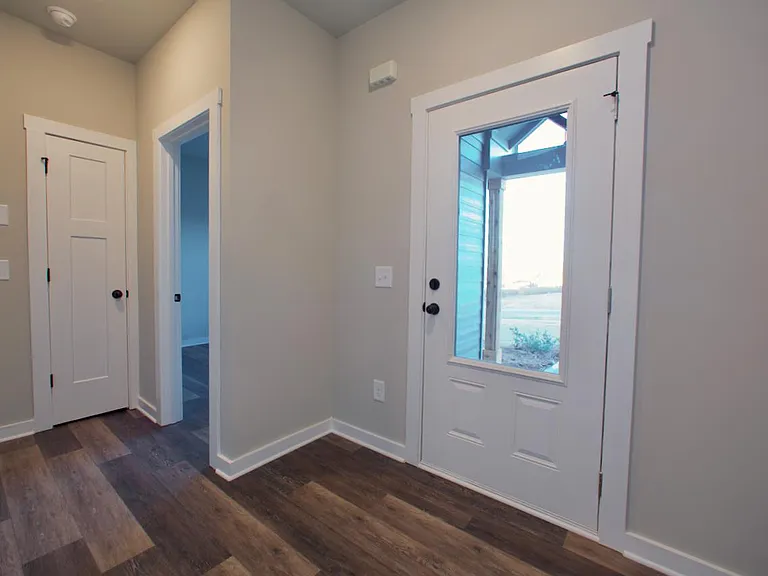 511 N Point Cir — Photo 19