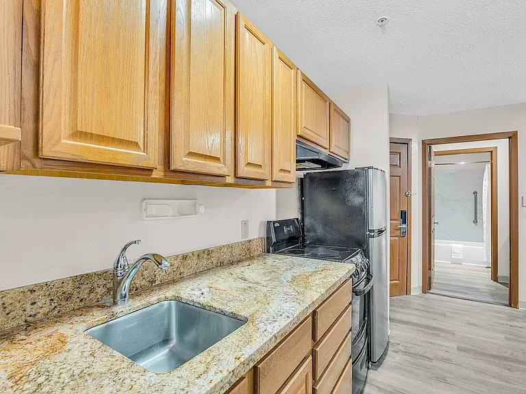 The Amian Residence — Photo 36