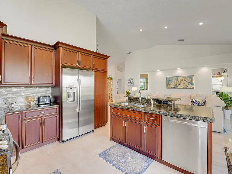 7136 Ashford Ln — Photo 21