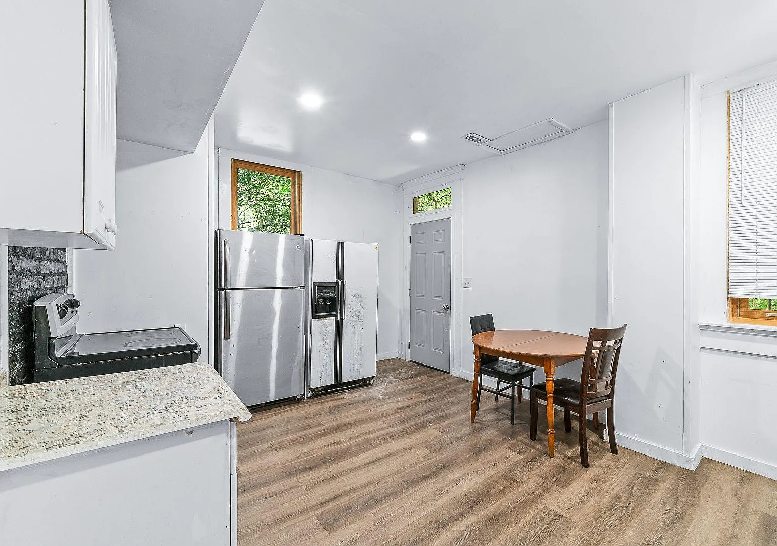 4 bed, 4.0 bath, 4100 sqft, $763 — Photo 4