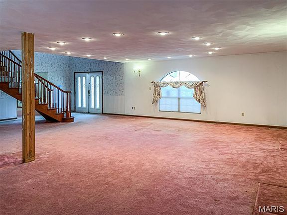 4th image of 9 Lake Christine Ct