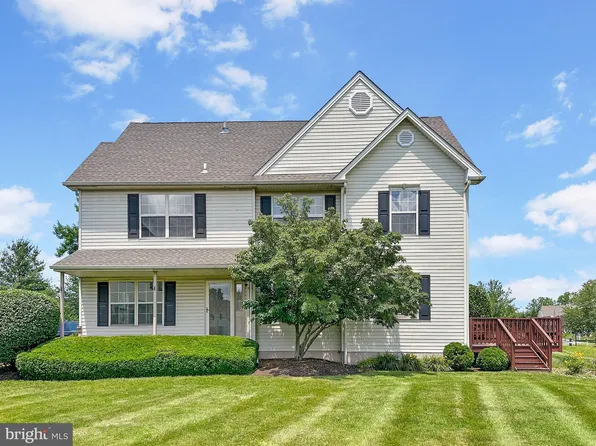 2408 Carriage Ln, Royersford, PA 19468