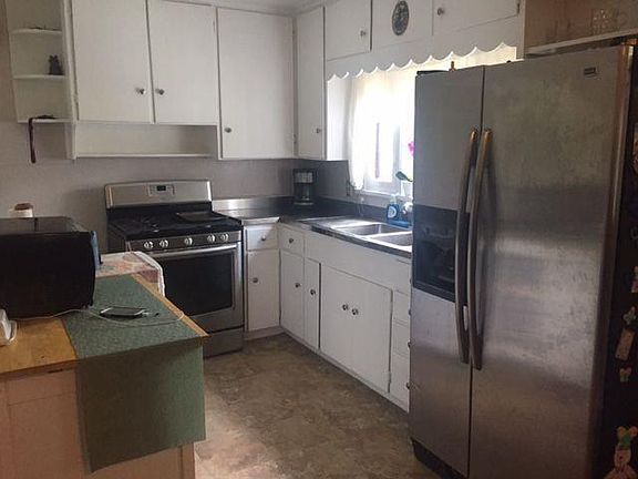 4th image of 43 Bentley Ave