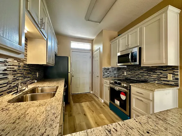 4/4 Duplex in the Baylor Bubble!