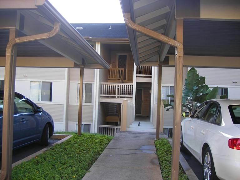 Entry to Unit.