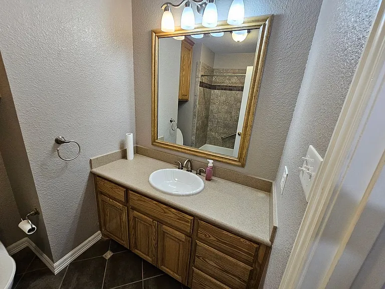 405 Atkerson Ln — Photo 19