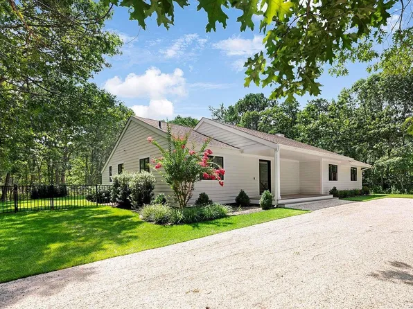 1 Deerfield Way, Quogue, NY 11959