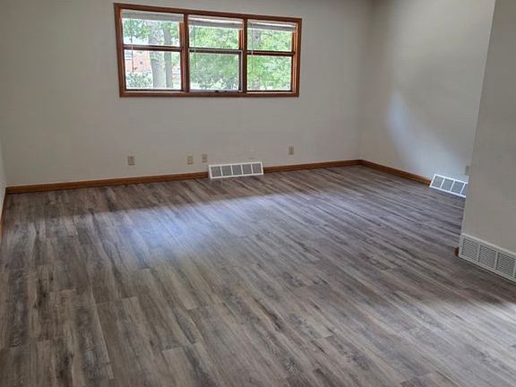 2nd image of 218 S Oliver Ave #1