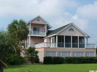 1 Windjammer Ln, Saint Helena Island, SC 29920