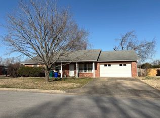 2822 Highland Dr, Rogers, AR 72756