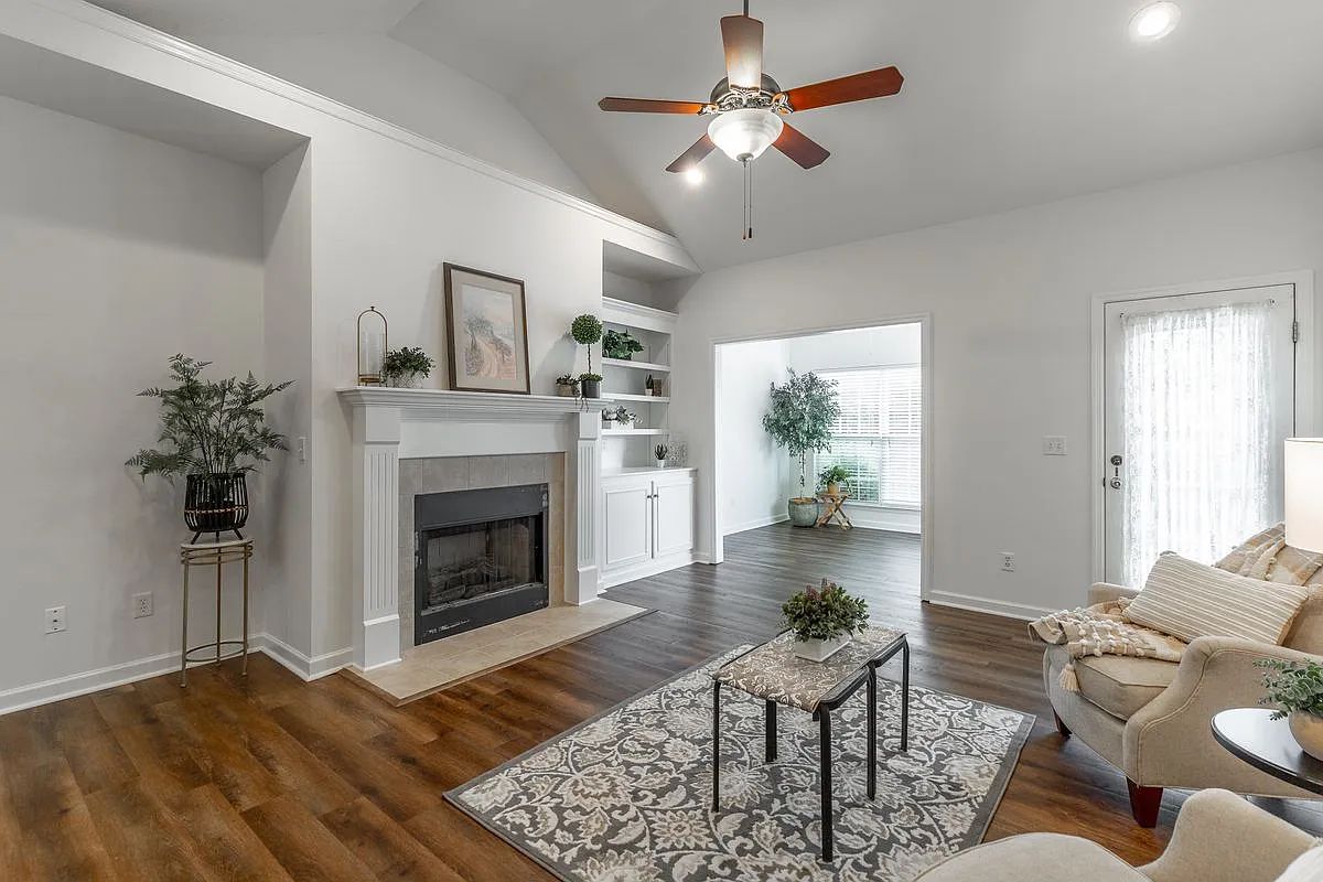 2 bed, 2.0 bath, 1573 sqft, $1,900 — Photo 3