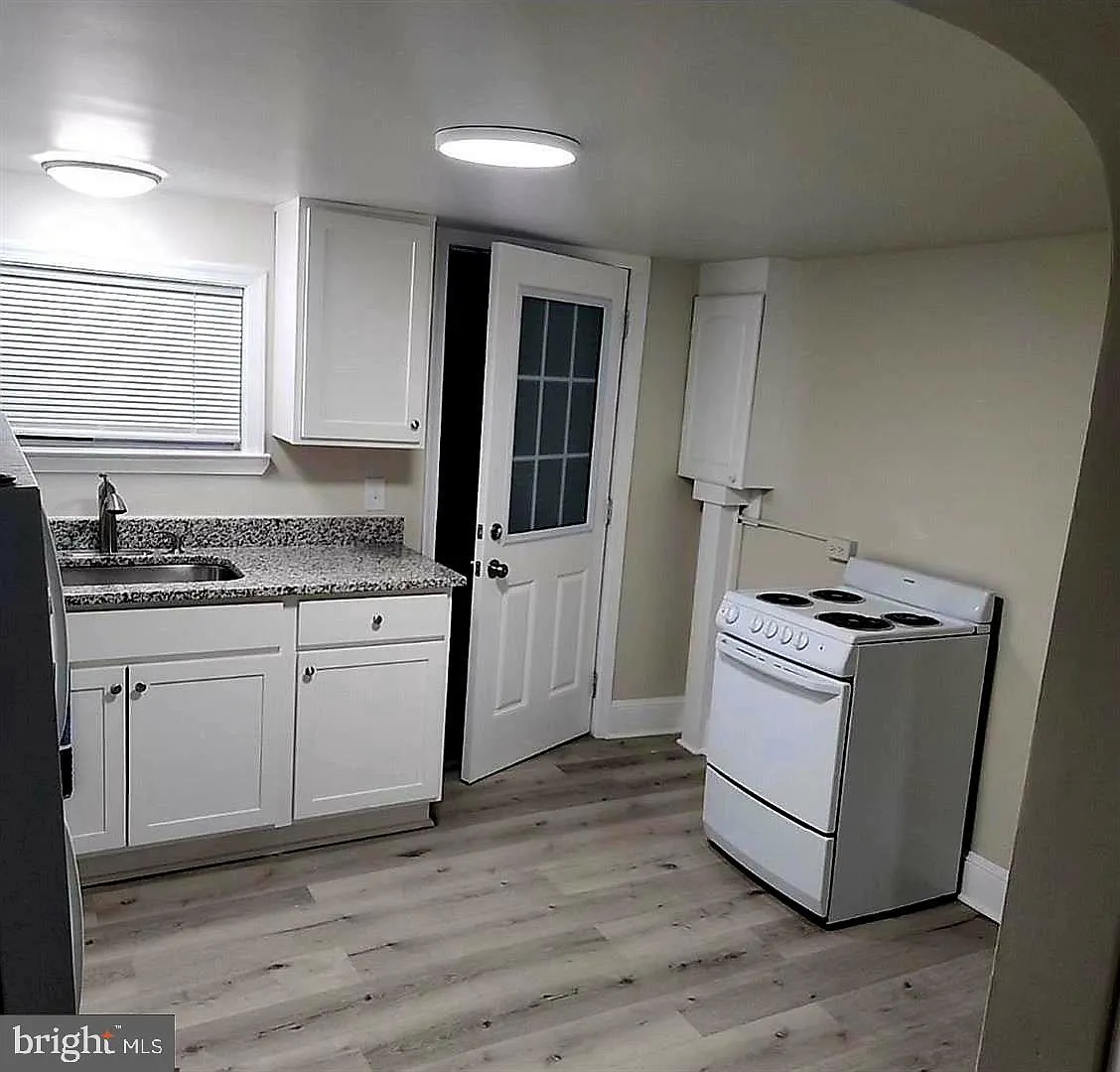 480 W South St — Photo 4