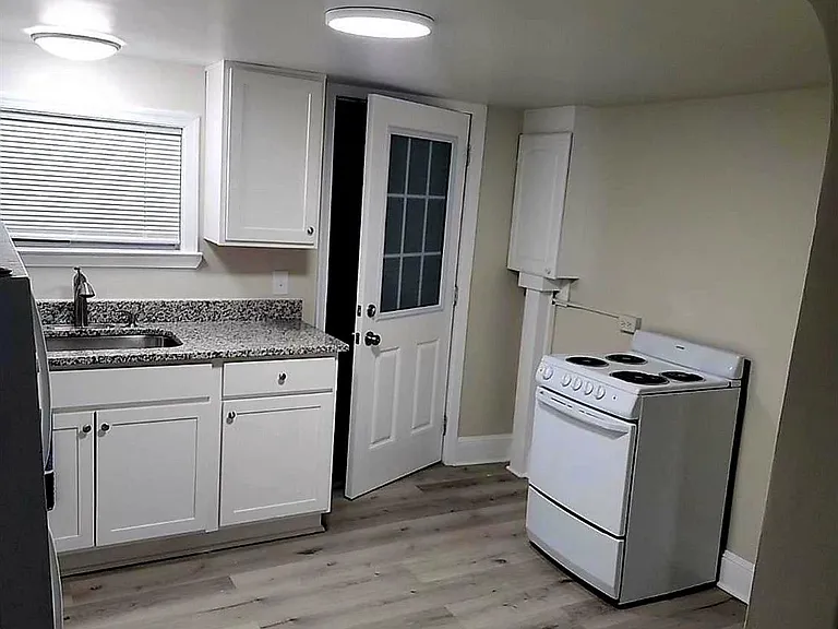 480 W South St #1 — Photo 4